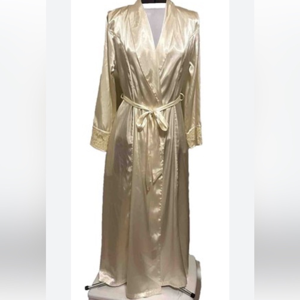 Jones New York Cream Satin Robe with Lace Trim